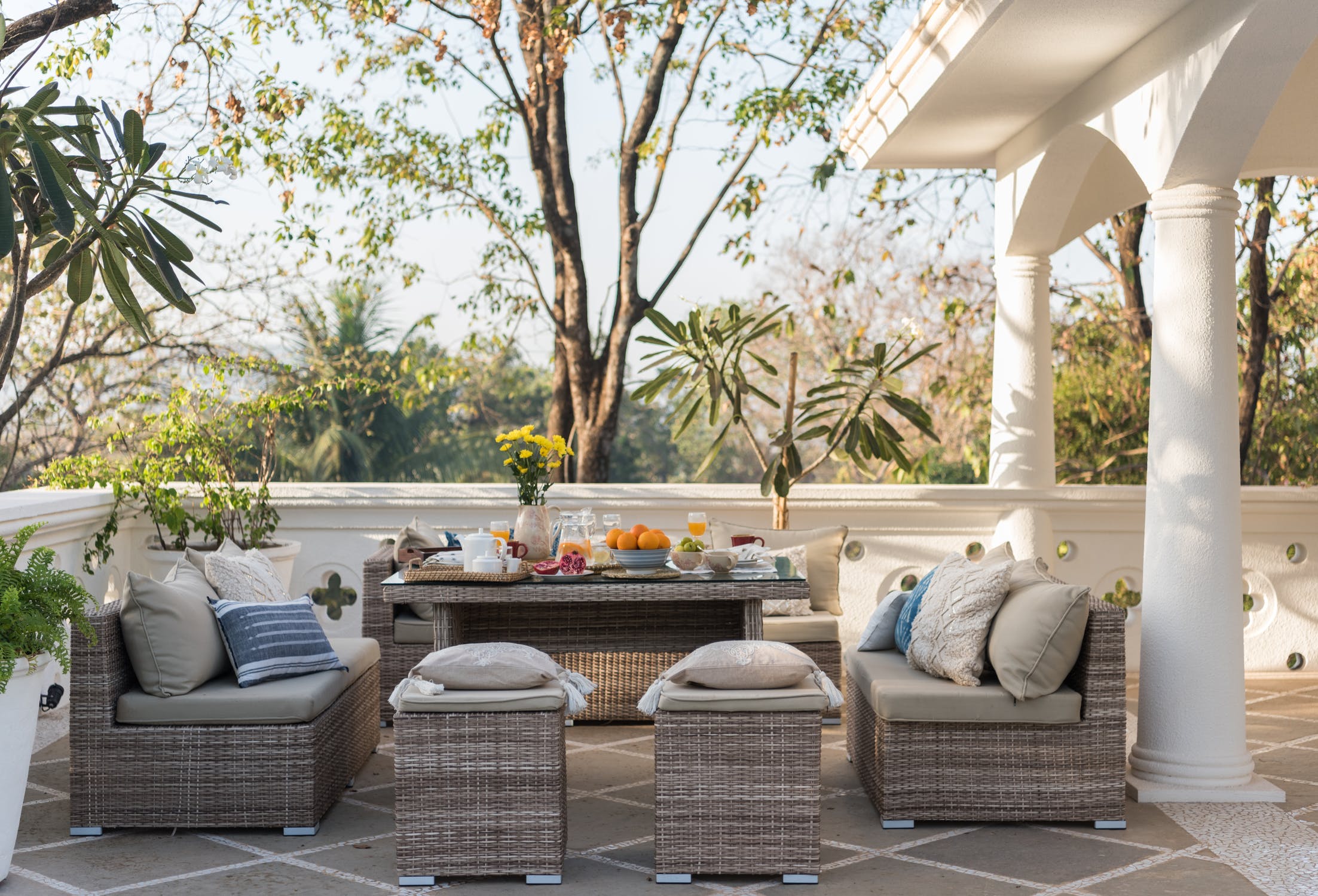 7 Ideas to Make Your Outdoor Living Space Irresistible
